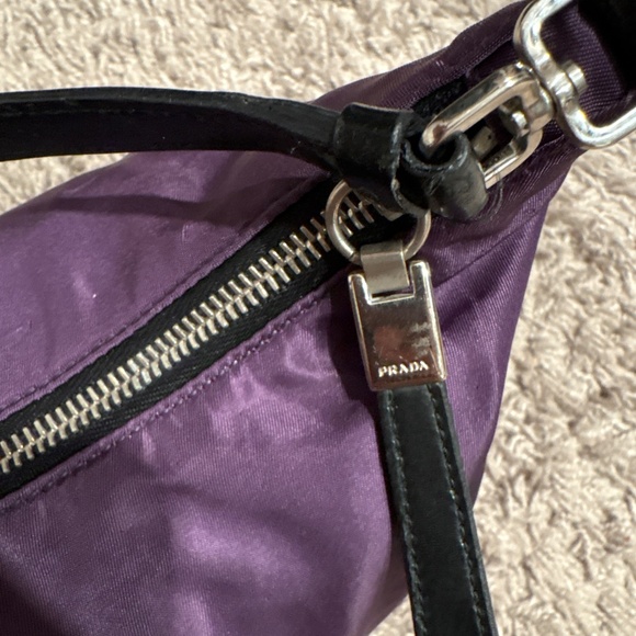 Prada bag - Picture 3 of 10
